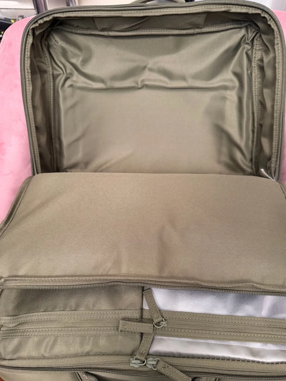 BEIS olive green